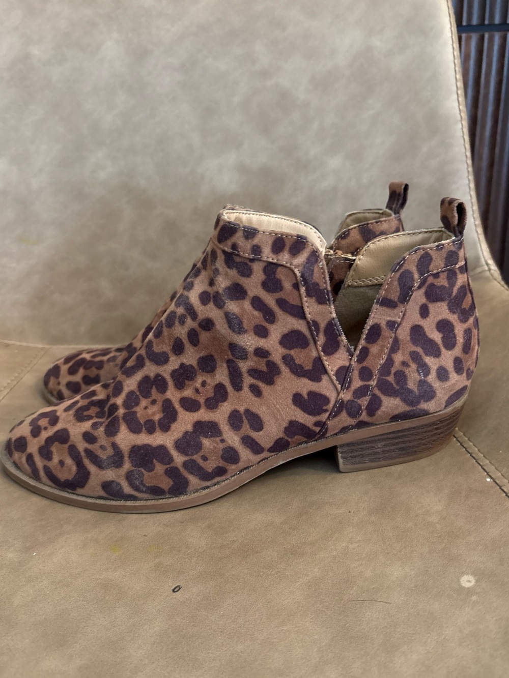 Torrid tan brown cheetah print booties shoes size 7.5 WW